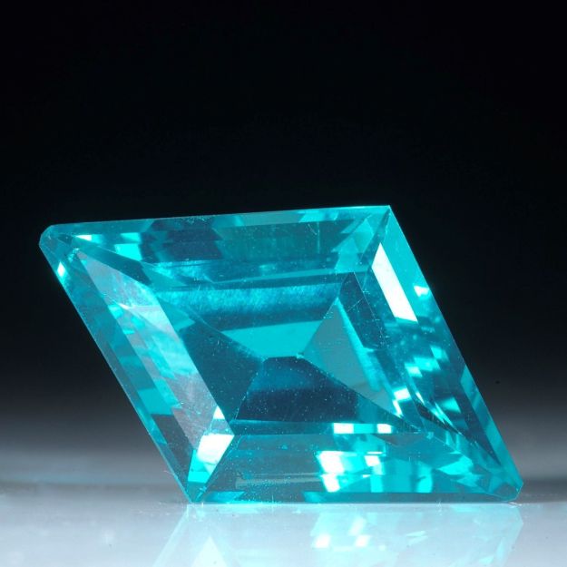 Apatit ca.16.6x11mm, 4.72ct. (0.95g)