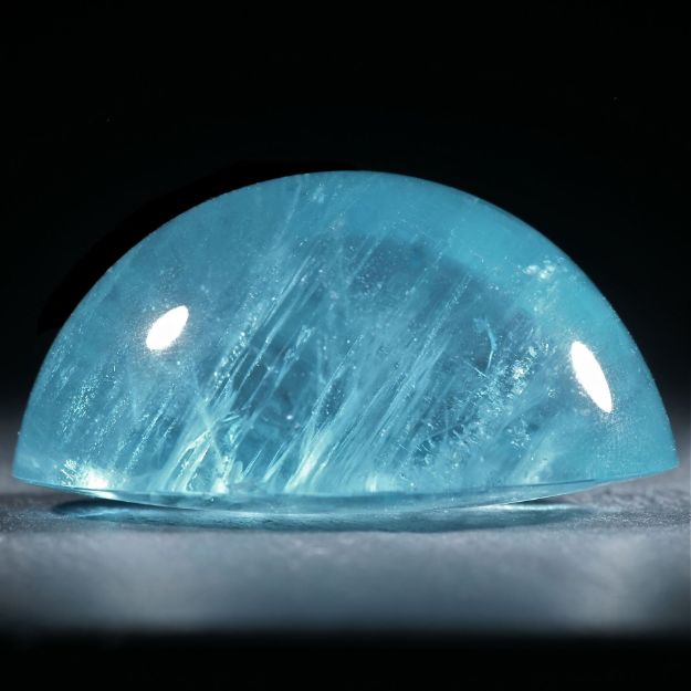 Aquamarin Cabochon mit top Farbe, Brasilien, 41x29.5x20.8mm