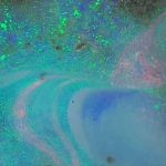 Boulderopal Australien, Freiform poliert, Rückseite plangeschliffen