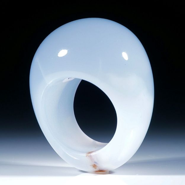 Chalcedonring ungebändert, poliert, gewölbte Form