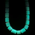 Chrysoprascollier Zylinderform mit gewölbten Stirnseiten matt