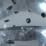 Quarz mit eingeschlossenen Hämatitkristallen