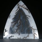 Quarz mit Einschluss ca.27x25x6mm 5.8g.