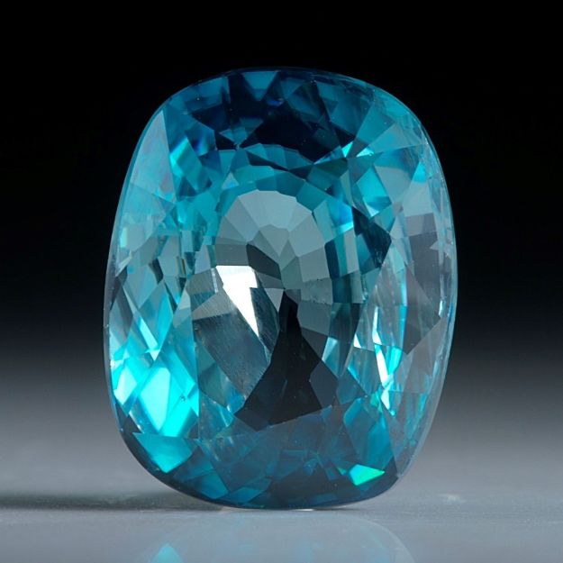 Zirkon Kambodscha, ca. 14x11x7mm