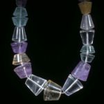 Collier aus Amethyst, Rutilquarz, Rauchquarz, Rosenquarz, Bergkristall und Beryll