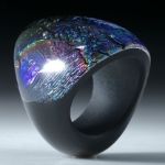 Opalglas Fingerring im Verlauf geschliffen und poliert