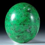 Maw-sit-sit, Chloromelanit, Myanmar,38.55ct. ovaler Cabochon ca.25.5x22x10.5mm