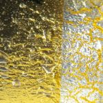 Fingerring Goldglas und Silberglas, bombierte Form im Verlauf geschliffen und poliert