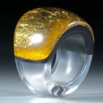 Fingerring Goldglas (Fusingglas mit Blattgold), im Verlauf geschliffen und poliert