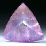 Amethyst mit Bergkristall doublettiert, Dreieck ca.35x34x19mm