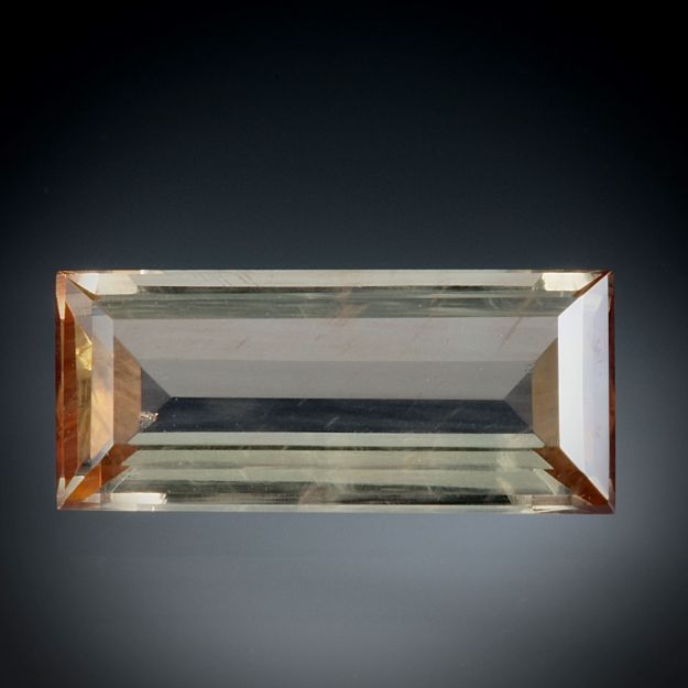 Andalusit 1.82ct.  Treppenschliff ca.11.5x5x3mm