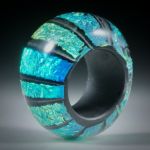 Fingerring Opalglas (Dichroic Glas), im Verlauf geschliffen und poliert