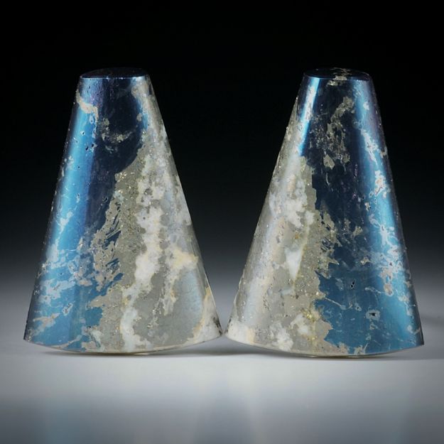 Edelstein Freiform Covellin, Paar für Ohrschmuck