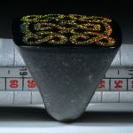Opalglas Fingerring mit lasergraviertem keltischen Knotenmuster