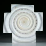Kreuz aus einer Conus Leopardus ca.58x58x12mm