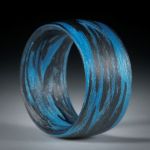 Karbonring mit Glasfaser "Libellenblau" handgewickelt 