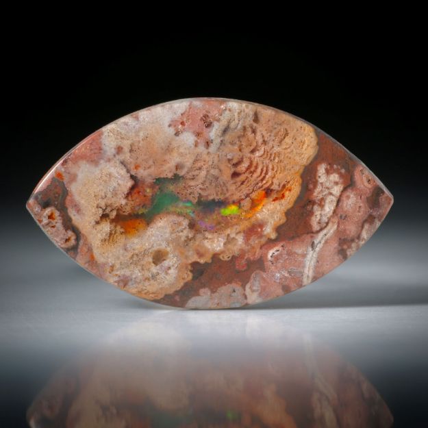 Feueropal, handgeschliffene Navette ca.37x21x7mm