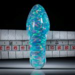 Edelsteinring synthetischer Opal, im Verlauf geschliffen und poliert