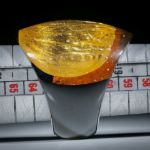 Fingerring Goldglas (Glas mit eingeschmolzenem Gold 23.75ct.) im Verlauf geschliffen und poliert