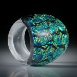 Opalglasring, handgeschliffener Fusingglas Ring, gegen unten schmaler werdend