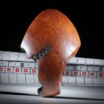 Fingerring aus Wurzelholz, Fantasieform poliert mit naturbelassenen Partien, Innendurchmesser 18mm