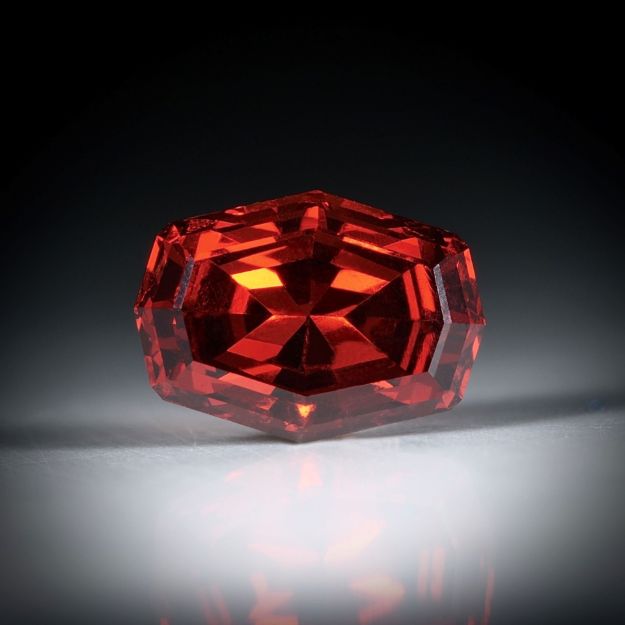 Granat facettiert 3.41ct.  ca.10.3x7.5x5.5mm