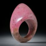 Edelsteinring Rhodonit, Fantasieform im Verlauf geschliffen und poliert, ca.39x28x30mm