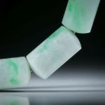 Edelsteincollier Jade (Jadeit), polierte Zylinderformen mit 10mm Durchmesser, Stirnseiten bombiert, Länge 46cm