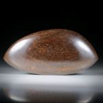 Edelopal, Boulderopal Australien, 35.22ct. Fantasieform beidseitig geschliffen und poliert ca. 45x22x5mm