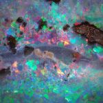 Edelopal, Boulderopal Australien, 35.22ct. Fantasieform beidseitig geschliffen und poliert ca. 45x22x5mm