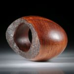 Wurzelholz Ring mit naturbelassener Seite, Innendurchmesser 18mm