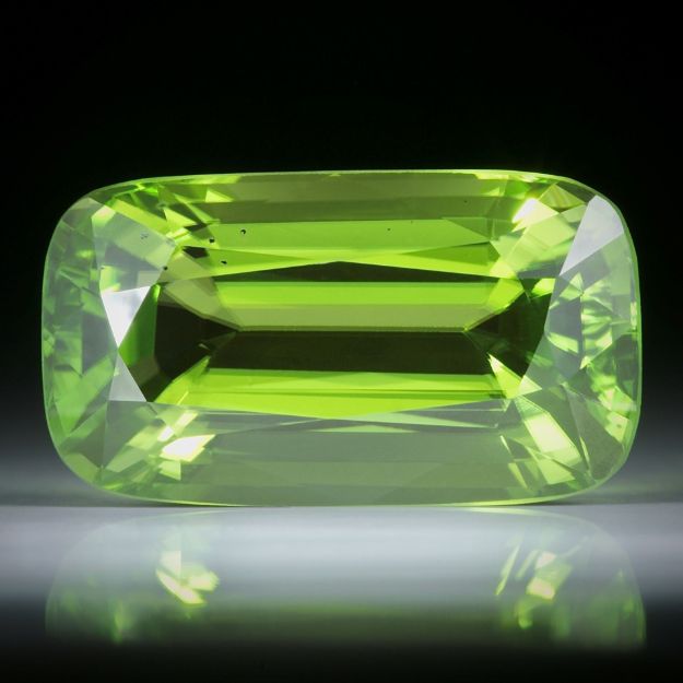 Peridot facettiert 23.59ct.  23x13x9.5mm