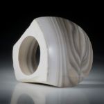 Fingerring aus Feuerstein (Flintstone), teilweise naturbelassen mit polierter Tafel, ca.37x35x32mm