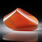 Feueropal, aufwendig geschliffene Kleinskulptur, ca.42x30x21mm