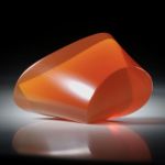 Feueropal, aufwendig geschliffene Kleinskulptur, ca.42x30x21mm