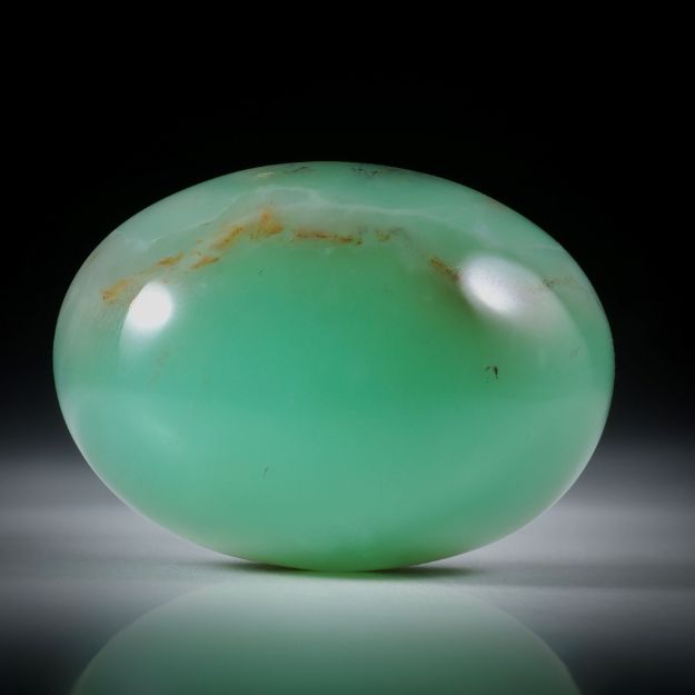 australischer Chrysopras, handgeschliffener Cabochon oval ca.36x26x17mm