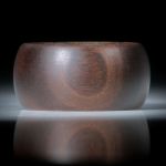 Fingerring aus Nussbaumholz hochdruckstabilisiert, mit Karbon Innenring, Innendurchmesser 19mm