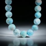 Edelsteincollier Pectolith (Larimar, dom. Republik), Kugelkette mit Durchmesser von 13.5 bis 15mm