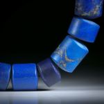 Edelsteincollier Lapislazuli, Zylinderformen mit bombierten Seiten, Durchmesser 17mm, feinmatt, Gesamtlänge ca. 46.5cm