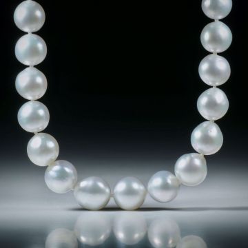 Perlencollier Südsee, Durchmesser 9-11mm, Gesamtlänge 45.5cm, geknüpft, mit Goldverschluss