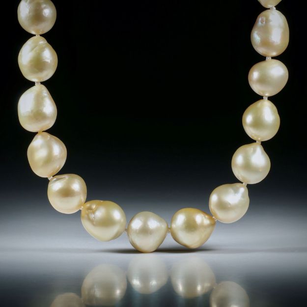 Perlencollier Südsee, Durchmesser 10 - 12mm, Gesamtlänge 50.5cm, geknüpft, mit Goldverschluss