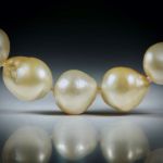 Perlencollier Südsee, Durchmesser 10 - 12mm, Gesamtlänge 50.5cm, geknüpft, mit Goldverschluss