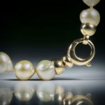 Perlencollier Südsee, Durchmesser 10 - 12mm, Gesamtlänge 50.5cm, geknüpft, mit Goldverschluss