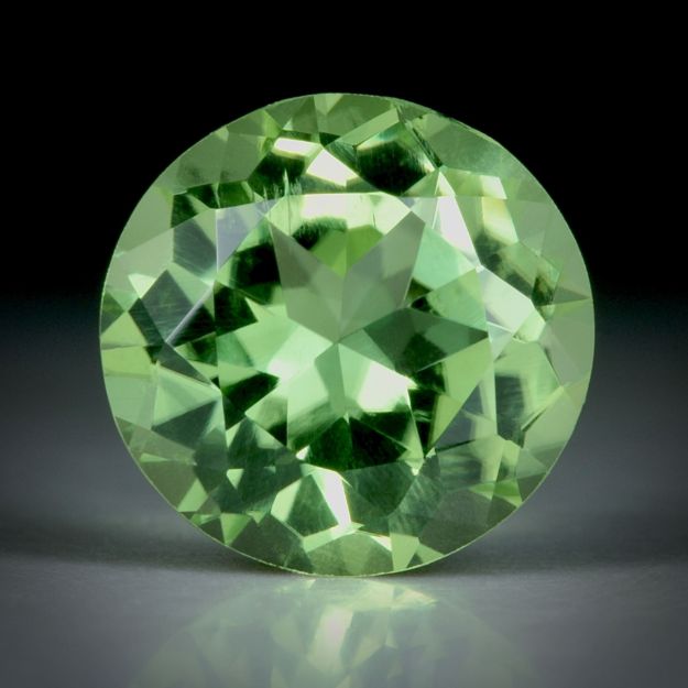 Peridot Norwegen, 3.37ct.  rund facettiert, 9.7x9.7x5.7mm