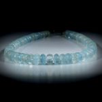 Edelsteincollier Beryll Brasilien, Boutonformen poliert,  Durchmesser 7.5-10mm, Länge ca. 42.5cm