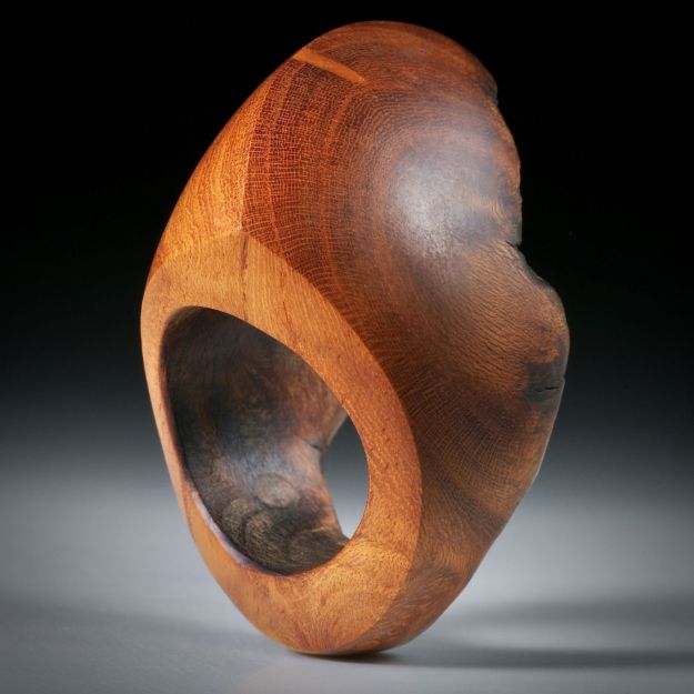 Fingerring aus Wurzelholz, teilweise naturbelassen und feinmatt geschliffen, Innendurchmesser 19mm