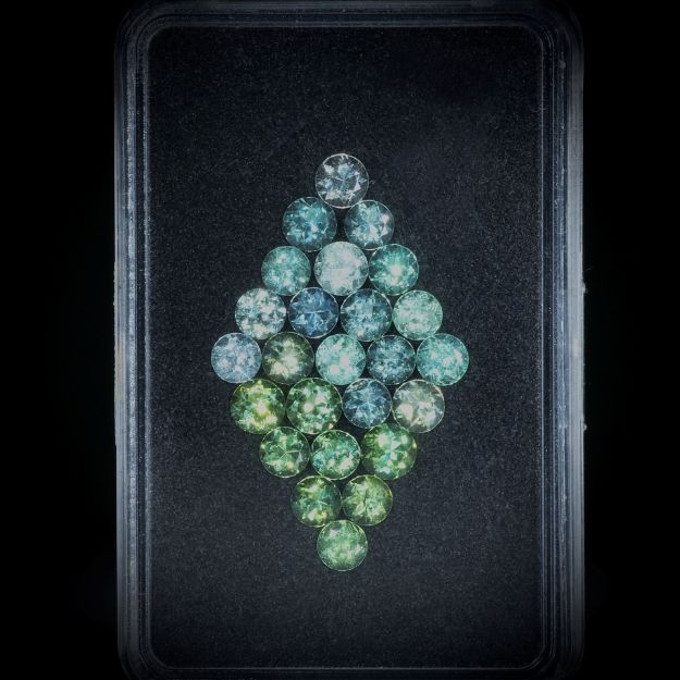 Turmaline, rund facettiert, 25 Steine, 6.99ct. Durchmesser ca. 4mm