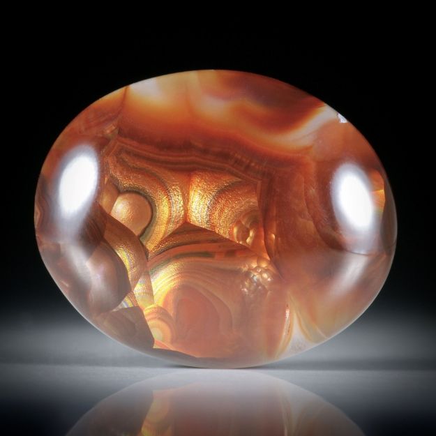Feuerachat 21.31ct. Cabochon oval ca.25x20x6mm