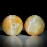 Opal Katzenauge Paar 132.37ct.  Runde Cabochon, hoch bombiert und poliert, je ca.29x29x14mm