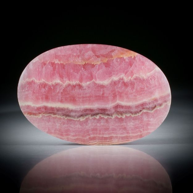 Rhodochrosit, ovaler Cabochon, beidseitig bombiert und poliert ca.48x32x8mm